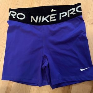 Nike Pros Meduim